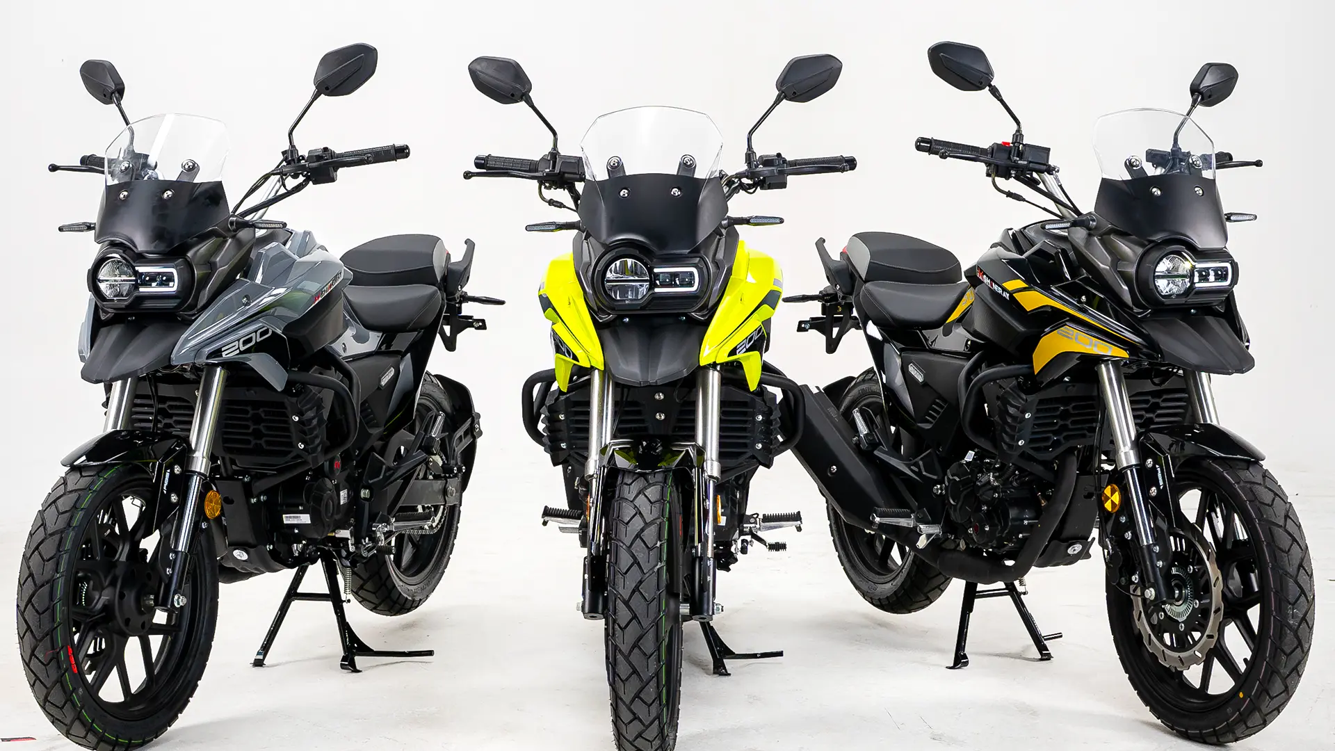 Banner com moto Shineray Storm 200 em aventura